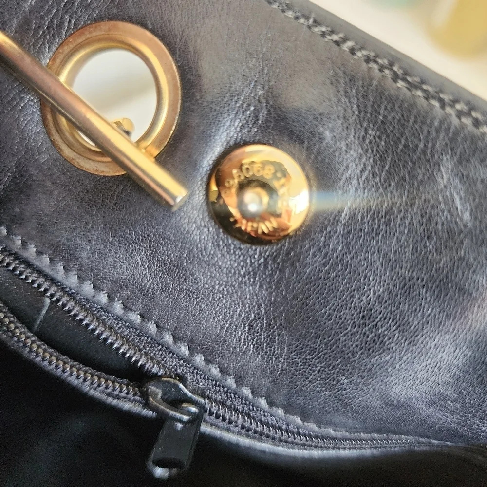 CHANEL Black Quilted Leather Tote - Picture 11 of 16